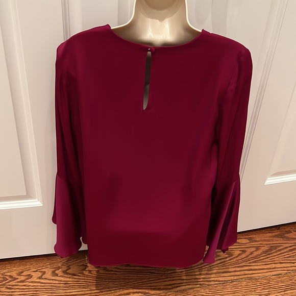 Beautiful Milly silk blend top in magenta. - Picture 7 of 9